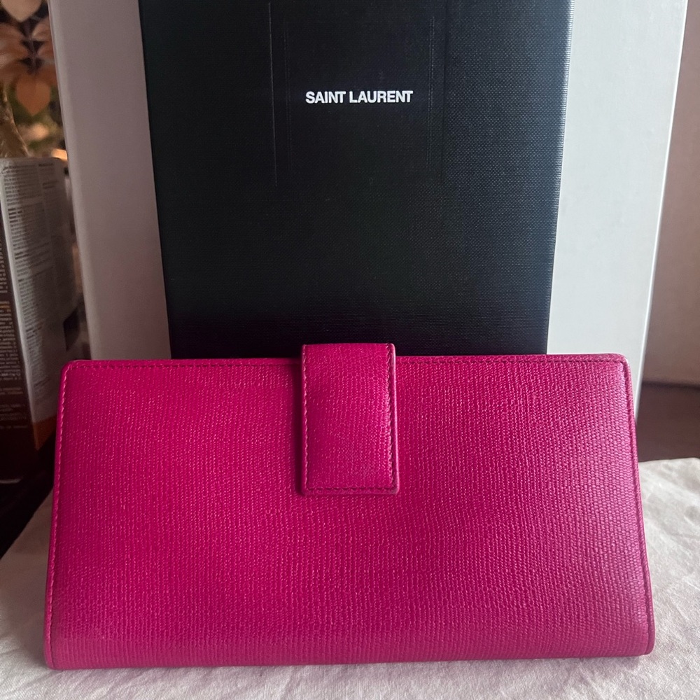 Saint Laurent Textured Calfskin Classic Y Ligne Continental Fuchsia Card Wallet - Picture 3 of 11